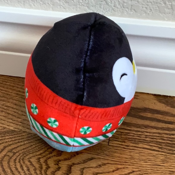 Luna The Christmas Penguin Squishmallow - Picture 4 of 8